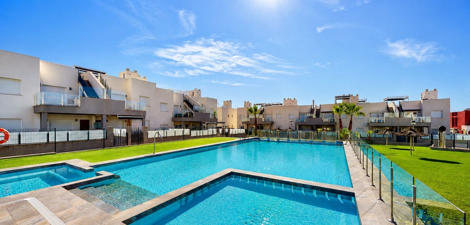 2 makuuhuone Huoneisto myytävänä paikassa Torrevieja mukana uima-altaan - 285 000 € (Ref: 9990935)