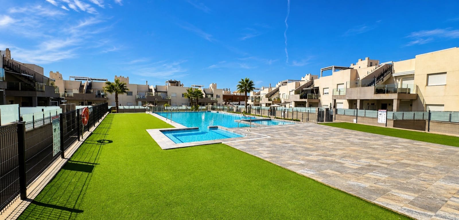 2 makuuhuone Huoneisto myytävänä paikassa Torrevieja mukana uima-altaan - 285 000 € (Ref: 9990935)