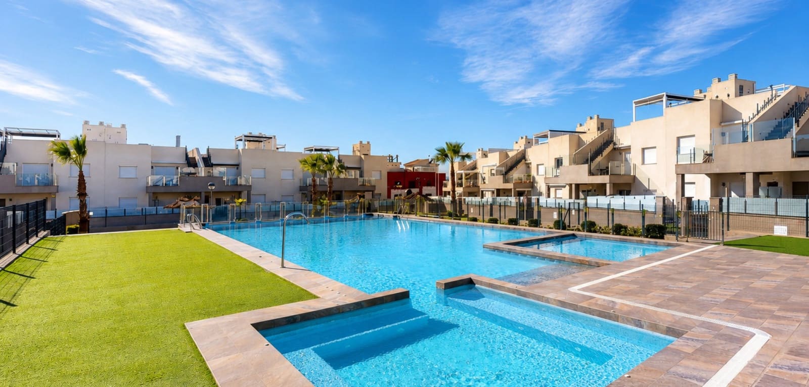 2 makuuhuone Huoneisto myytävänä paikassa Torrevieja mukana uima-altaan - 285 000 € (Ref: 9990935)