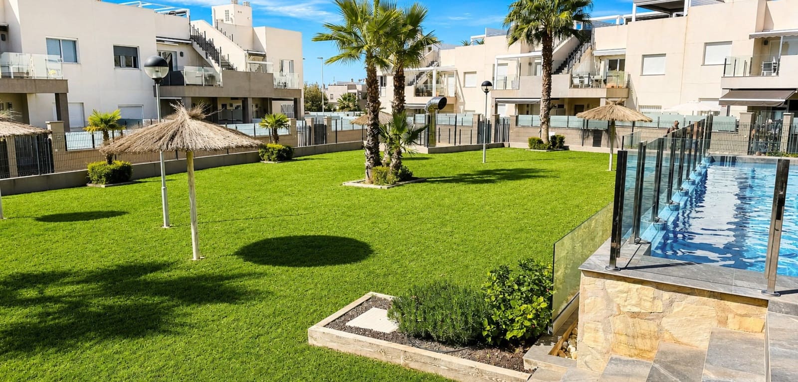 2 makuuhuone Huoneisto myytävänä paikassa Torrevieja mukana uima-altaan - 285 000 € (Ref: 9990935)