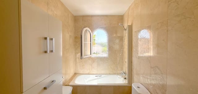 2 slaapkamer Huis te koop in Las Ramblas Golf, Orihuela met zwembad - € 224.000 (Ref: 9996047)