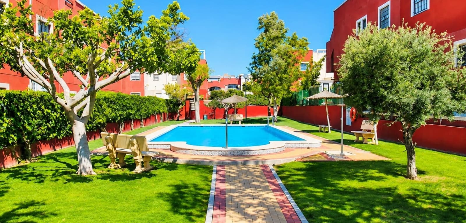 2 bedroom Apartment for sale in Orihuela with pool - € 174,000 (Ref: 9996048)
