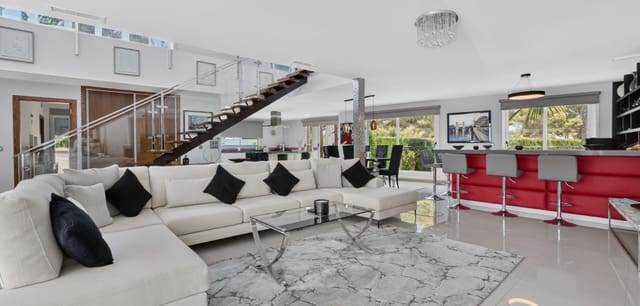 4 bedroom Villa for sale in Pinar de Campoverde, Pilar de la Horadada with pool garage - € 1,475,000 (Ref: 9999291)