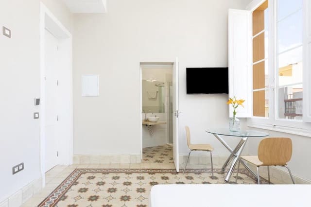 Hotel de 22 habitaciones en Santa Cruz de Tenerife en venta - 7.300.000 € (Ref: 8476323)