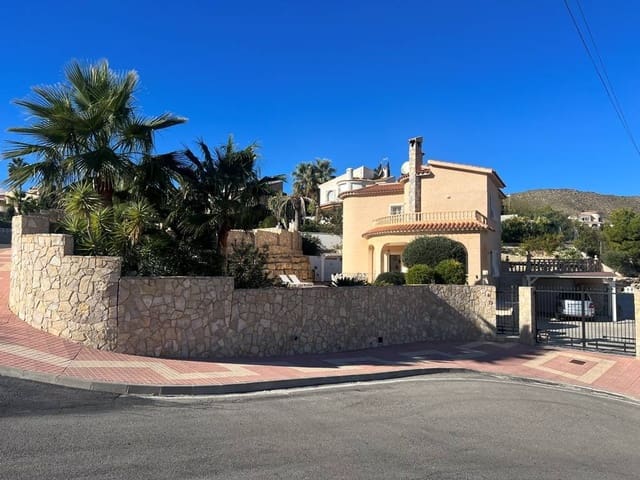 3 soveværelse Villa til salg i Cala d'Or, El Campello med swimmingpool garage - € 599.000 (Ref: 9110859)