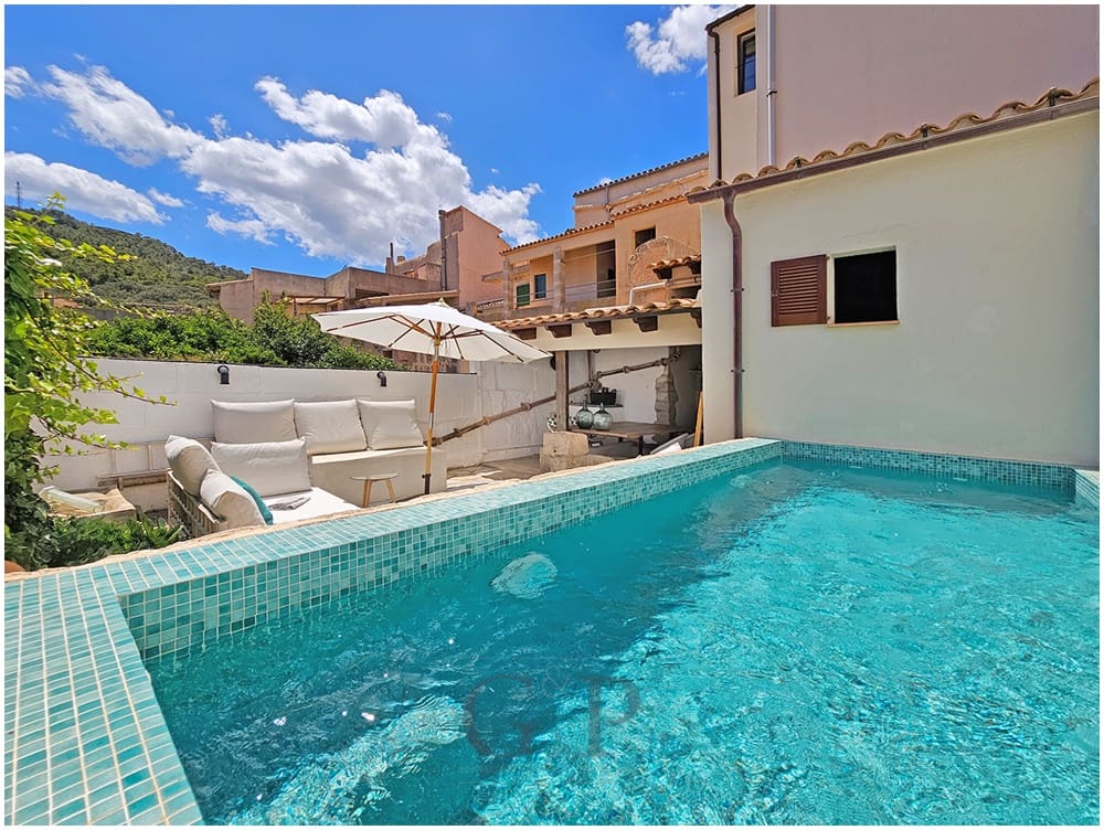 3 bedroom Townhouse for sale in Capdepera with pool - € 1,800,000 (Ref: 10167102)