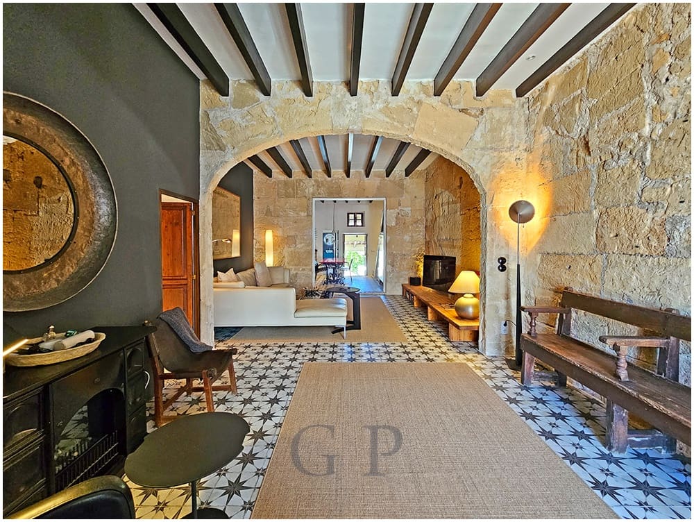 3 bedroom Townhouse for sale in Capdepera with pool - € 1,800,000 (Ref: 10167102)