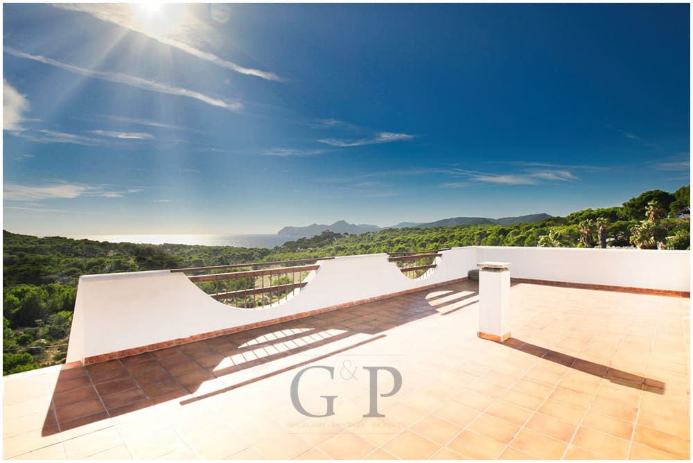 5 soveværelse Villa til salg i Cala Ratjada med swimmingpool - € 1.350.000 (Ref: 9552263)