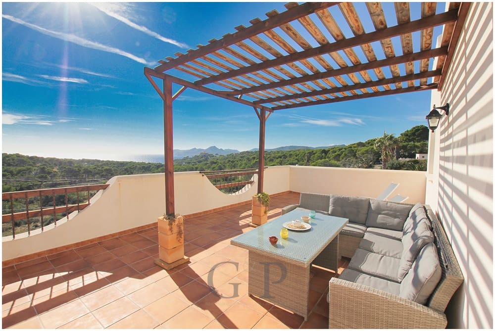 5 soveværelse Villa til salg i Cala Ratjada med swimmingpool - € 1.350.000 (Ref: 9552263)