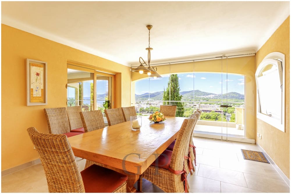 Chalet de 5 habitaciones en Cala Ratjada en venta con piscina - 3.900.000 € (Ref: 9552270)