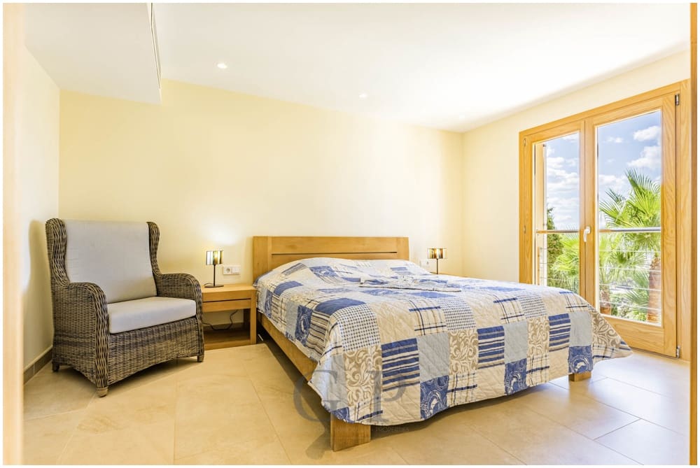 Chalet de 5 habitaciones en Cala Ratjada en venta con piscina - 3.900.000 € (Ref: 9552270)