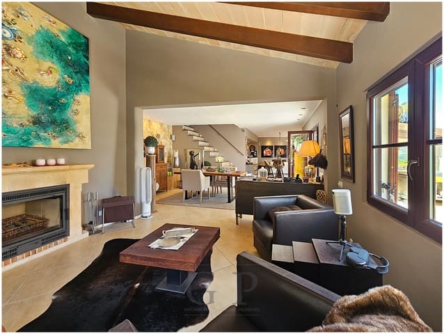 4 soveværelse Villa til salg i Canyamel, Capdepera med swimmingpool - € 1.890.000 (Ref: 9552275)