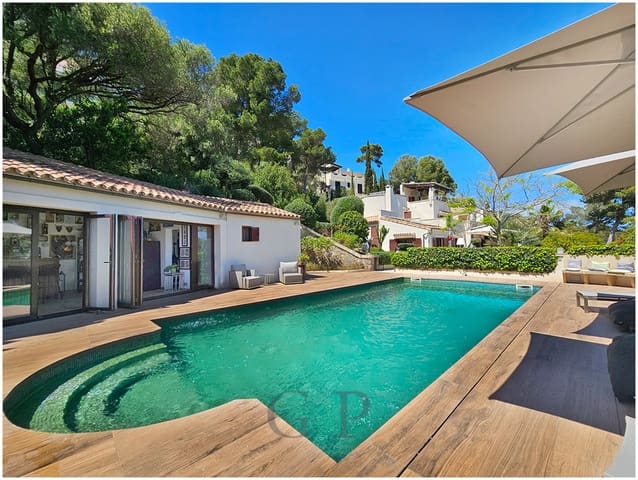 4 soveværelse Villa til salg i Canyamel, Capdepera med swimmingpool - € 1.890.000 (Ref: 9552275)