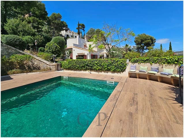 4 soveværelse Villa til salg i Canyamel, Capdepera med swimmingpool - € 1.890.000 (Ref: 9552275)