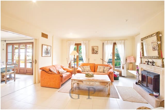 Chalet de 4 habitaciones en Cala Ratjada, Capdepera en venta con piscina - 1.695.000 € (Ref: 9552281)