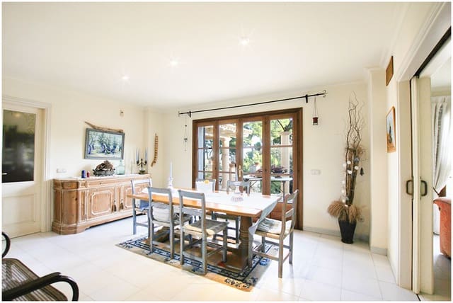 Chalet de 4 habitaciones en Cala Ratjada, Capdepera en venta con piscina - 1.695.000 € (Ref: 9552281)