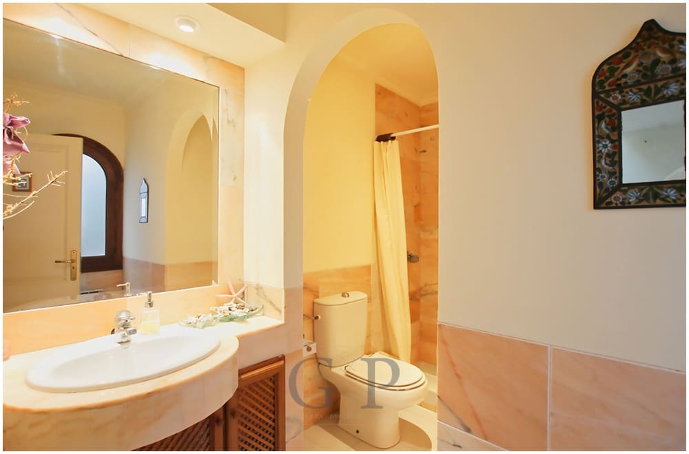 Chalet de 4 habitaciones en Cala Ratjada en venta con piscina - 1.695.000 € (Ref: 9552281)