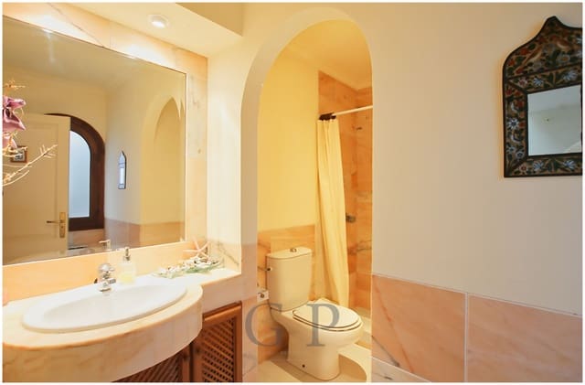 Chalet de 4 habitaciones en Cala Ratjada, Capdepera en venta con piscina - 1.695.000 € (Ref: 9552281)