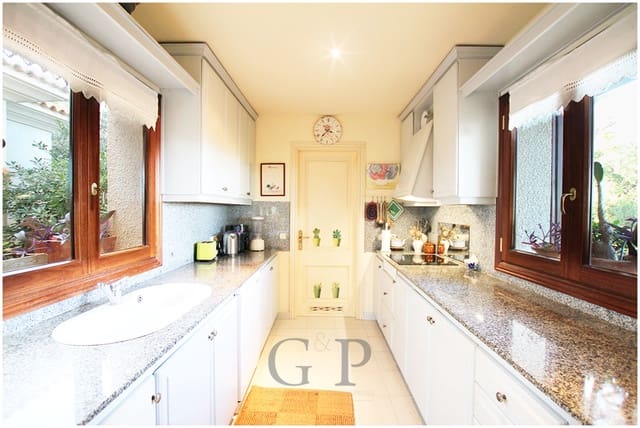 Chalet de 4 habitaciones en Cala Ratjada, Capdepera en venta con piscina - 1.695.000 € (Ref: 9552281)