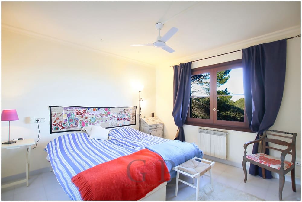 Chalet de 4 habitaciones en Cala Ratjada en venta con piscina - 1.695.000 € (Ref: 9552281)