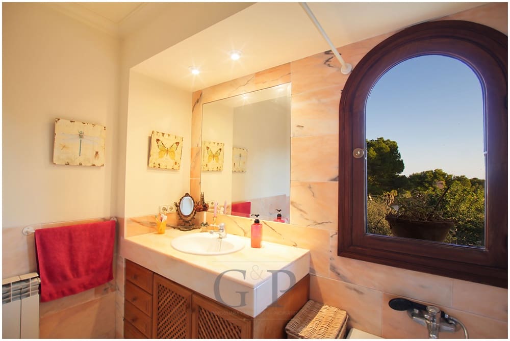 Chalet de 4 habitaciones en Cala Ratjada en venta con piscina - 1.695.000 € (Ref: 9552281)