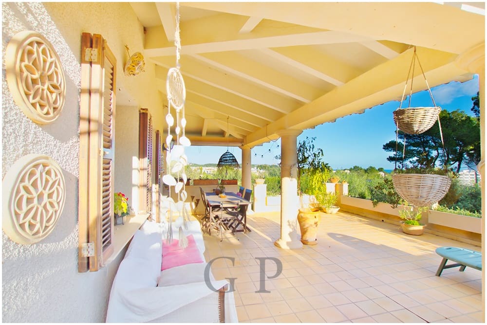 Chalet de 4 habitaciones en Cala Ratjada en venta con piscina - 1.695.000 € (Ref: 9552281)