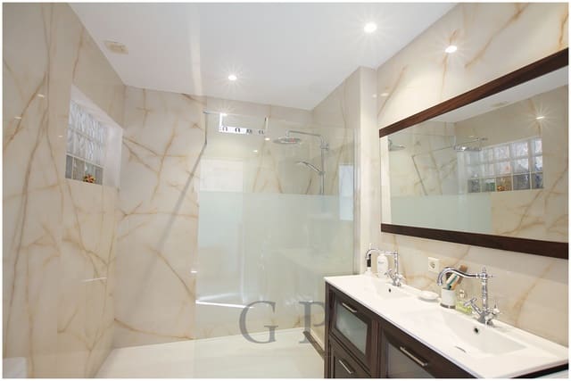 4 sypialnia Willa na sprzedaż w Sa Coma, Sant Llorenç des Cardassar z basenem - 1 690 000 € (Ref: 9552283)