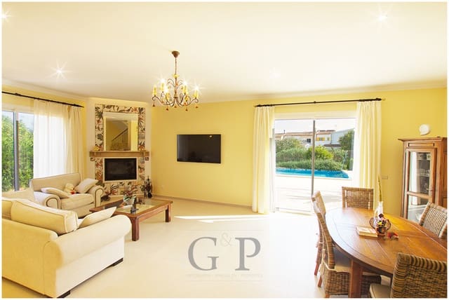 4 sypialnia Willa na sprzedaż w Sa Coma, Sant Llorenç des Cardassar z basenem - 1 690 000 € (Ref: 9552283)