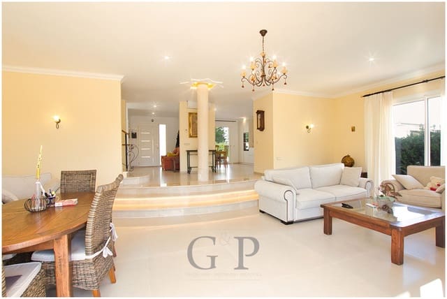 4 sypialnia Willa na sprzedaż w Sa Coma, Sant Llorenç des Cardassar z basenem - 1 690 000 € (Ref: 9552283)