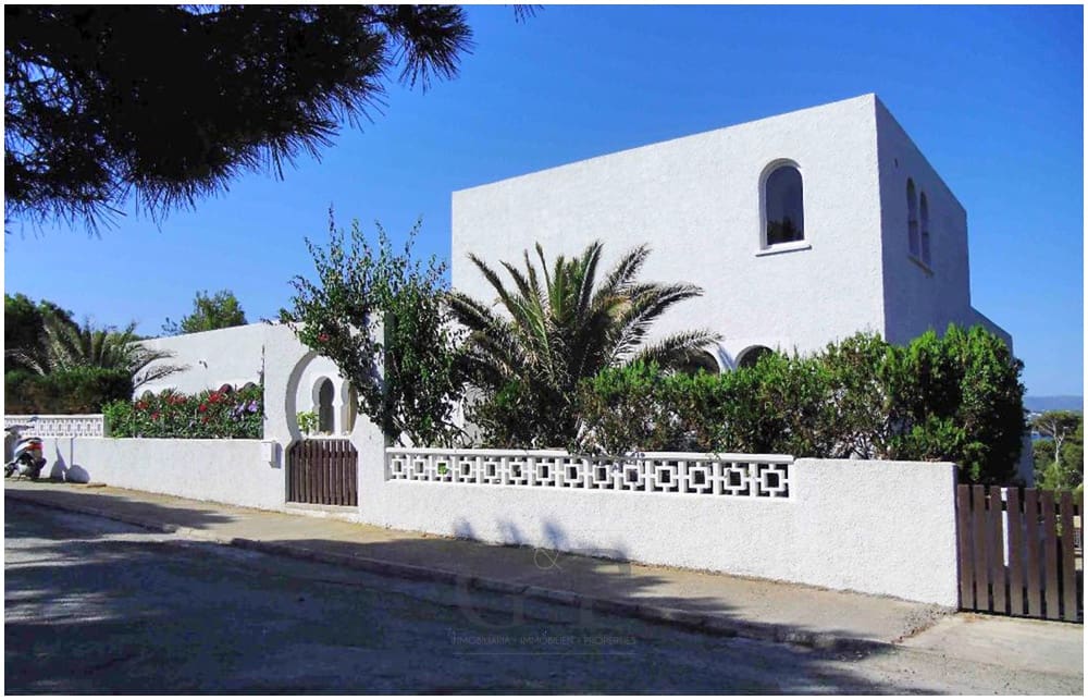 5 soverom Villa til salgs i Cala Ratjada med svømmebasseng - € 2 600 000 (Ref: 9552289)