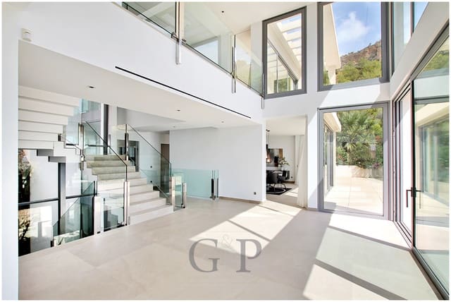 4 soveværelse Villa til salg i Canyamel, Capdepera med swimmingpool - € 3.995.000 (Ref: 9552291)