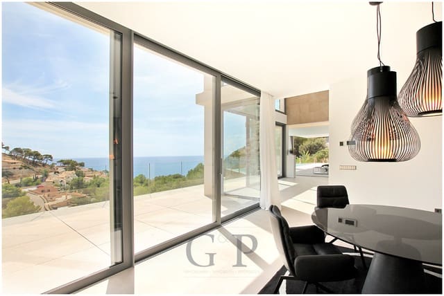 4 soveværelse Villa til salg i Canyamel, Capdepera med swimmingpool - € 3.995.000 (Ref: 9552291)