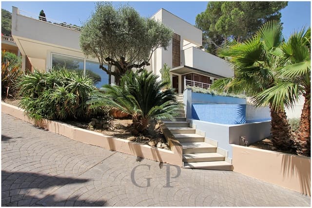 4 soveværelse Villa til salg i Canyamel, Capdepera med swimmingpool - € 1.249.000 (Ref: 9552294)