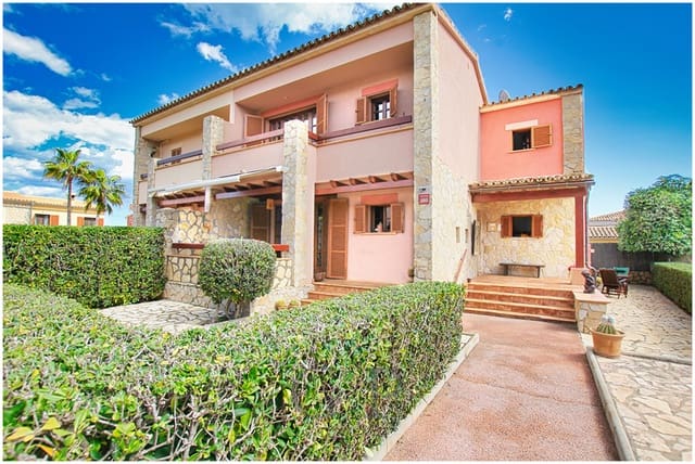 3 soveværelse Byhus til salg i Cala Ratjada, Capdepera med swimmingpool - € 695.000 (Ref: 9552297)