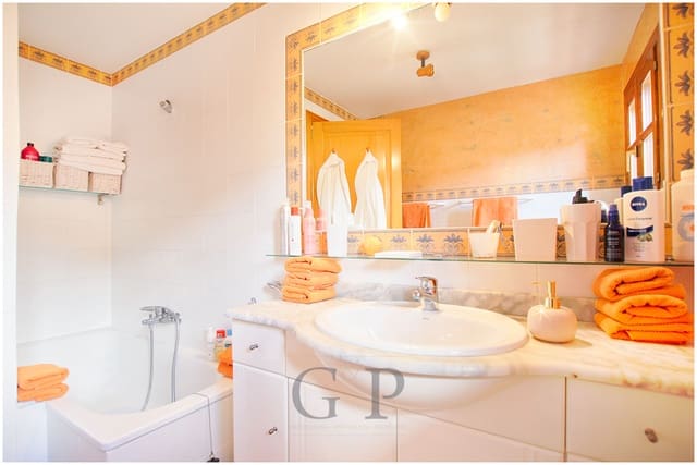 3 soveværelse Byhus til salg i Cala Ratjada, Capdepera med swimmingpool - € 695.000 (Ref: 9552297)