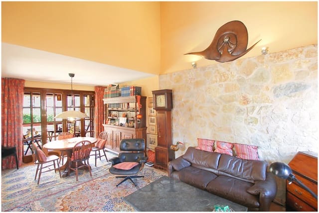 3 soveværelse Byhus til salg i Cala Ratjada, Capdepera med swimmingpool - € 695.000 (Ref: 9552297)