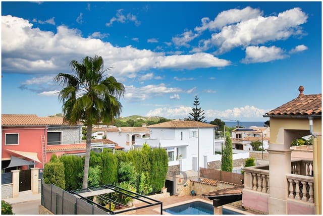 3 soveværelse Byhus til salg i Cala Ratjada, Capdepera med swimmingpool - € 695.000 (Ref: 9552297)