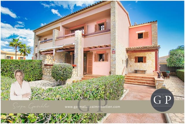 3 soveværelse Byhus til salg i Cala Ratjada, Capdepera med swimmingpool - € 695.000 (Ref: 9552297)