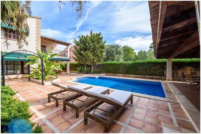 3 bedroom Villa for sale in Portocristo / Port de Manacor, Manacor with pool - € 1,590,000 (Ref: 9552298)