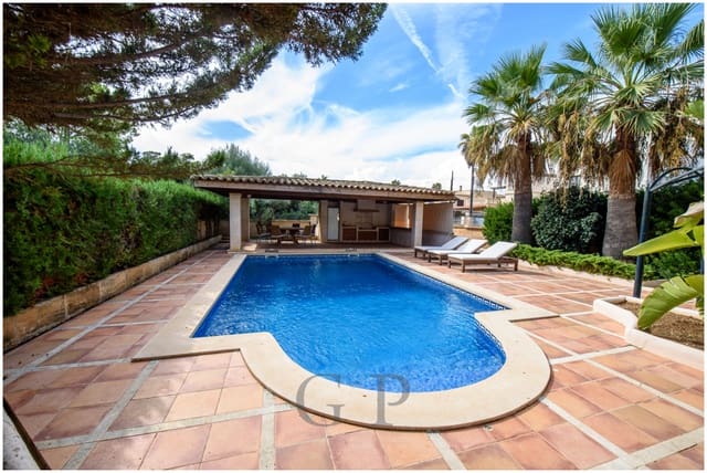 3 bedroom Villa for sale in Portocristo / Port de Manacor, Manacor with pool - € 1,590,000 (Ref: 9552298)