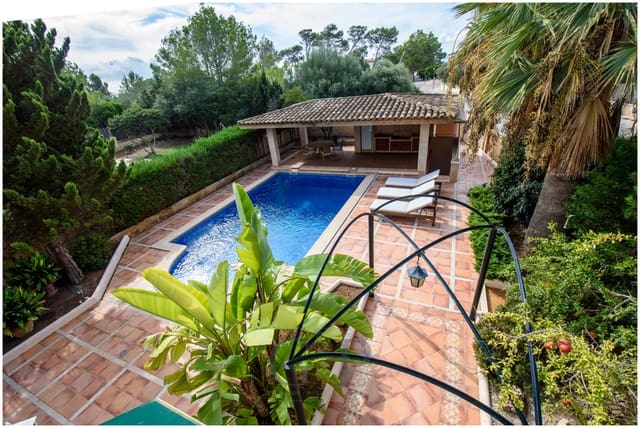 3 bedroom Villa for sale in Portocristo / Port de Manacor, Manacor with pool - € 1,590,000 (Ref: 9552298)