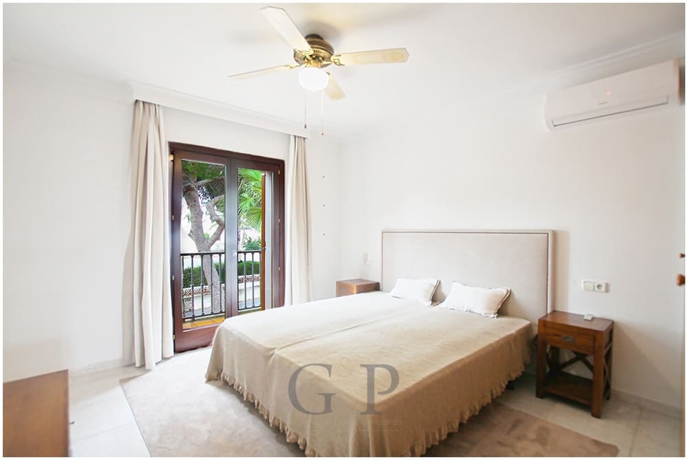 3 bedroom Villa for sale in Portocristo / Port de Manacor with pool - € 1,590,000 (Ref: 9552298)