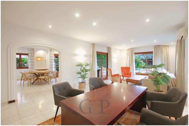 3 makuuhuone Huvila myytävänä paikassa Portocristo / Port de Manacor, Manacor mukana uima-altaan - 1 590 000 € (Ref: 9552298)