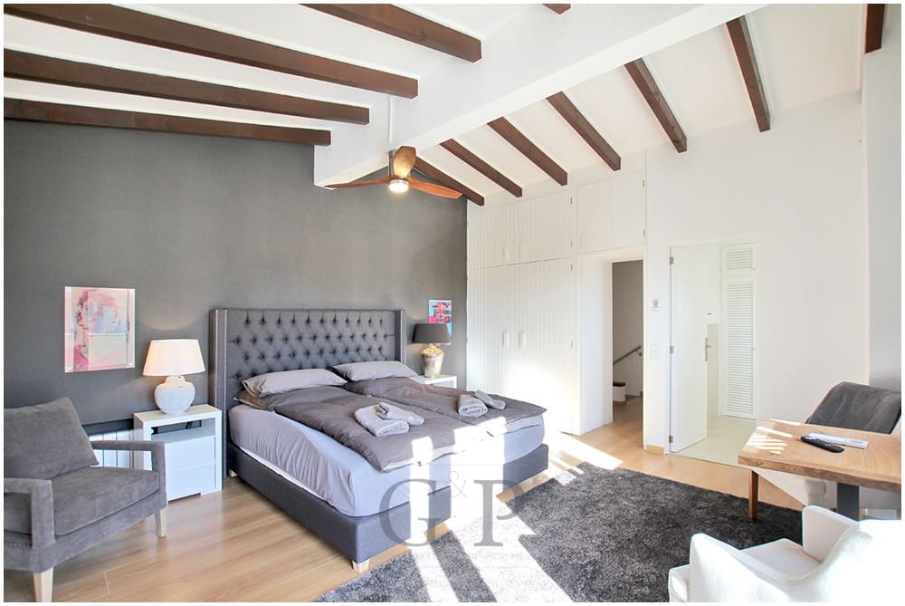 6 bedroom Villa for sale in Cala Ratjada with pool - € 1,870,000 (Ref: 9598199)