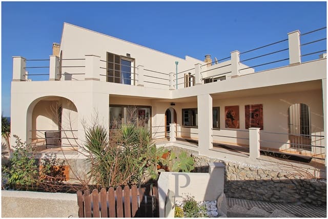 6 Zimmer Villa zu verkaufen in Cala Ratjada, Capdepera mit Pool - 1.870.000 € (Ref: 9598199)