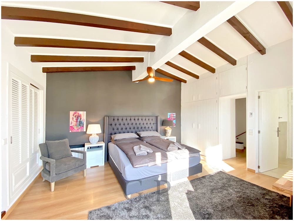 6 bedroom Villa for sale in Cala Ratjada with pool - € 1,870,000 (Ref: 9598199)