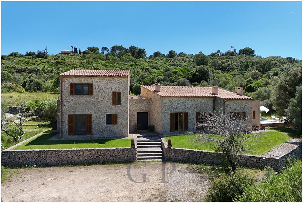 3 bedroom Finca/Country House for sale in Son Servera with pool - € 1,980,000 (Ref: 9761391)