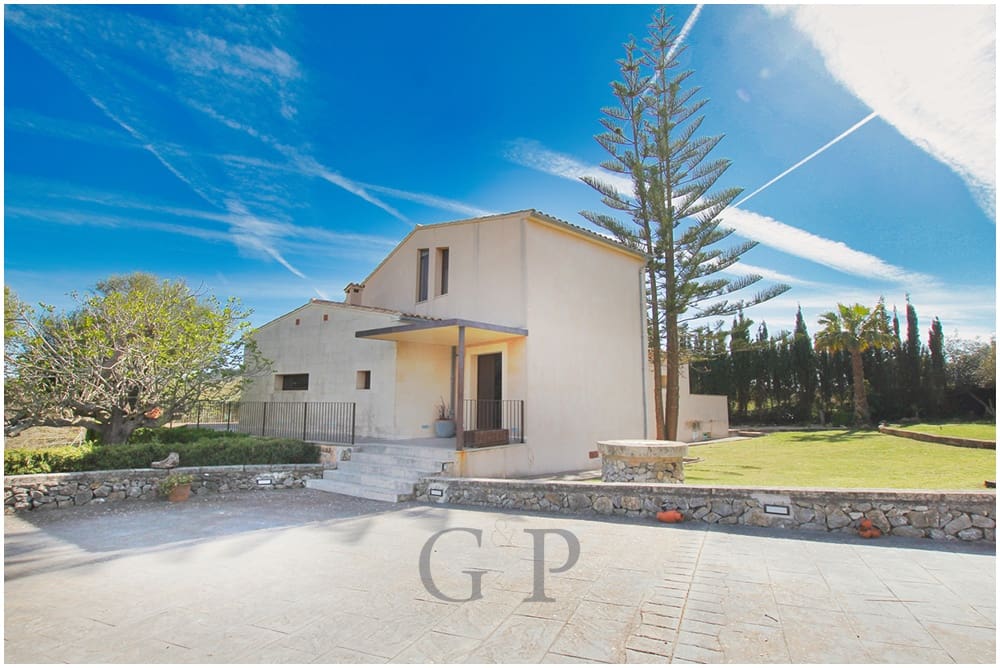 3 bedroom Finca/Country House for rent in Arta with pool garage - € 3,200 (Ref: 9823599)