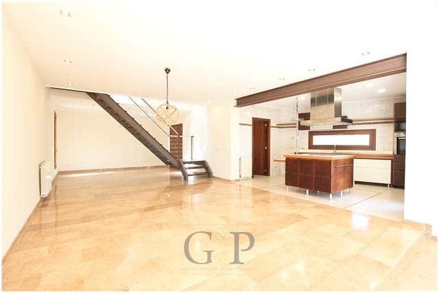 3 bedroom Finca/Country House for rent in Artà with pool garage - € 3,200 (Ref: 9823599)