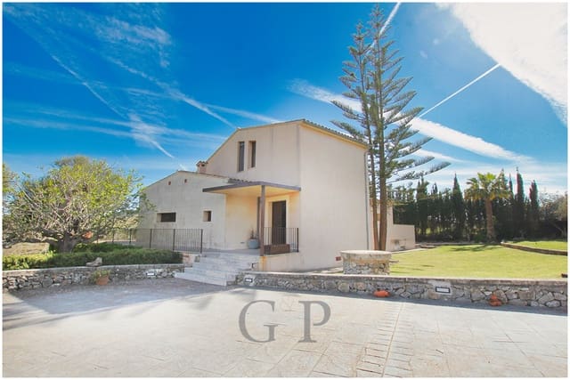 3 bedroom Finca/Country House for rent in Artà with pool garage - € 3,200 (Ref: 9823599)